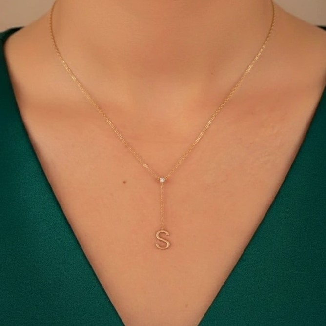 Y-shaped initial/letter S